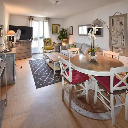 In Lisle-sur-la-sorgue With Wifi Apartment