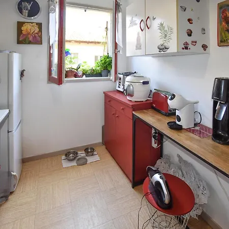 In Lisle-sur-la-sorgue With Wifi Apartment